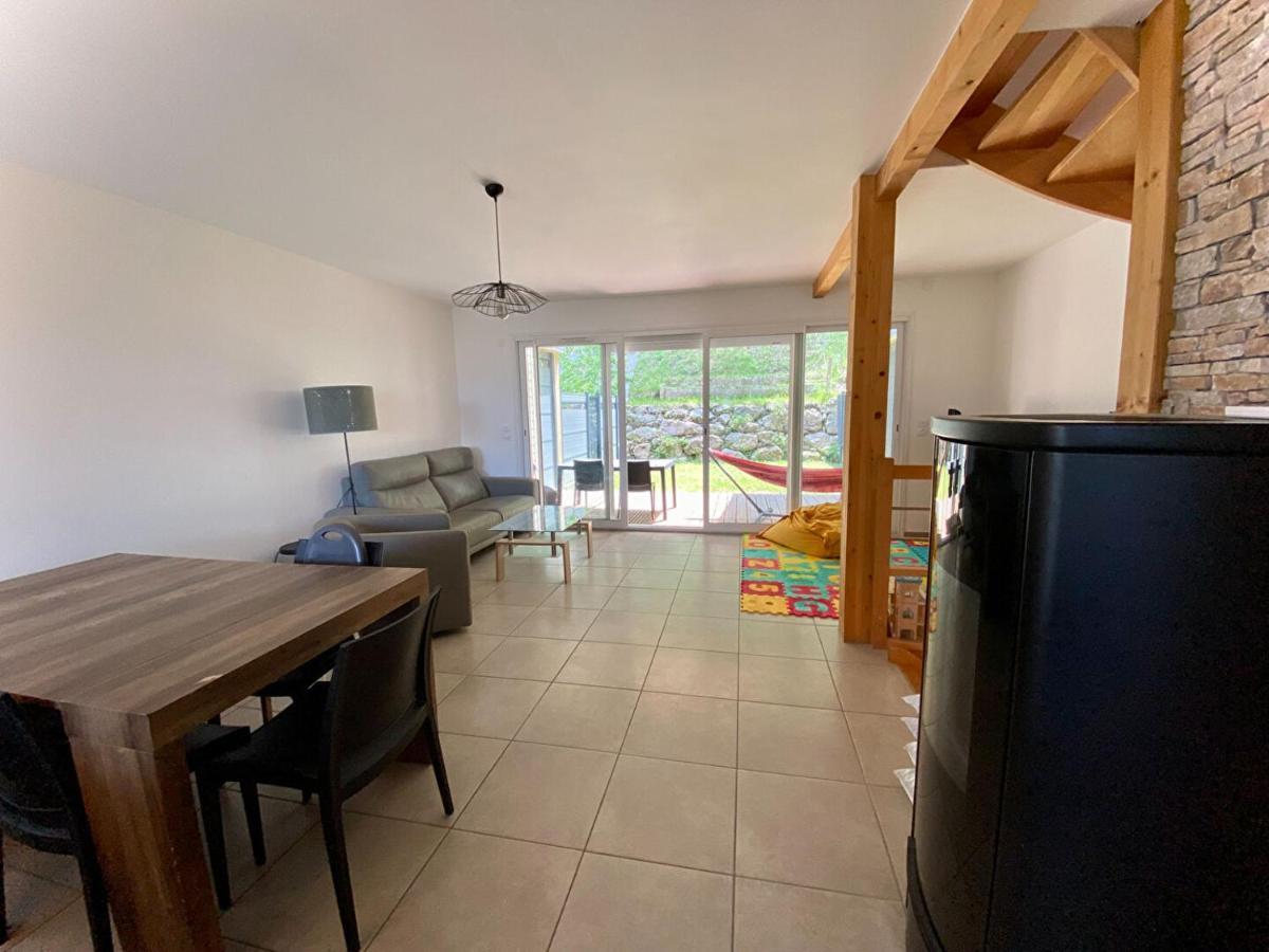 Maison Familiale Vue Lac Avec Jardin - A 10Mn Du Lac Et Stations De Ski Apartment Publier Luaran gambar