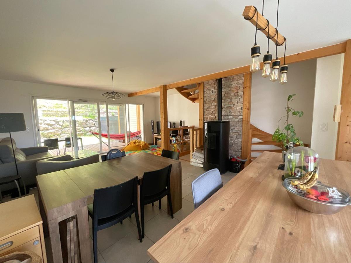 Maison Familiale Vue Lac Avec Jardin - A 10Mn Du Lac Et Stations De Ski Apartment Publier Luaran gambar